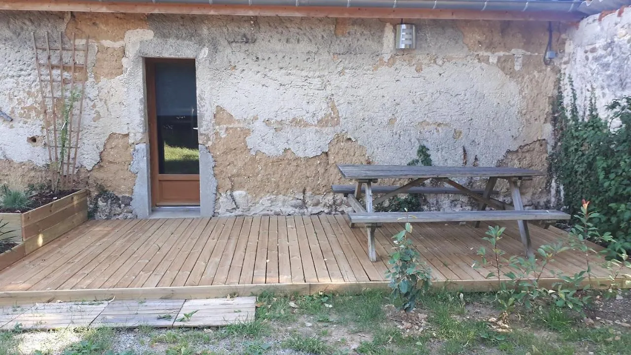 Bed & Breakfast 10 Mn A7 Chambre D Hotes Et Gites De Cozance Piscine, Mini Ferme Gratuit - Spa Et Sauna En Extra Sur Reservation Anjou