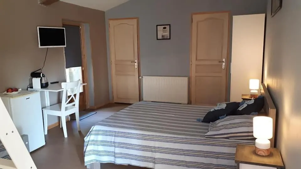 Bed & Breakfast 10 Mn A7 Chambre D Hotes Et Gites De Cozance Piscine, Mini Ferme Gratuit - Spa Et Sauna En Extra Sur Reservation Anjou