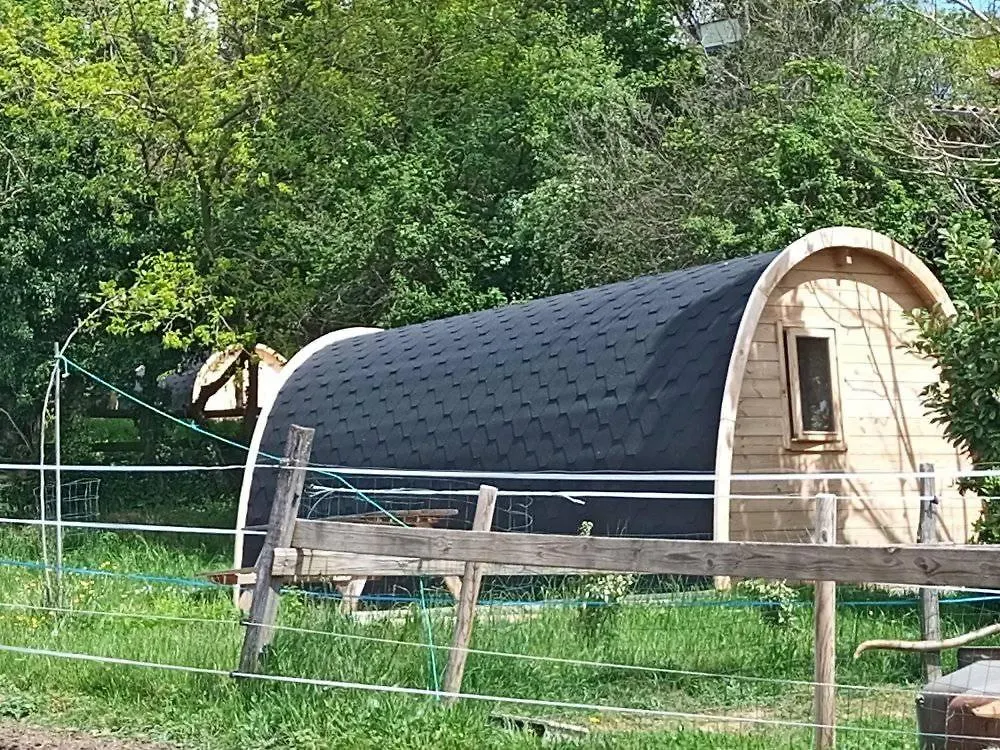 10 Mn A7 Chambre D Hotes Et Gites De Cozance Piscine, Mini Ferme Gratuit - Spa Et Sauna En Extra Sur Reservation Anjou 0*,  France